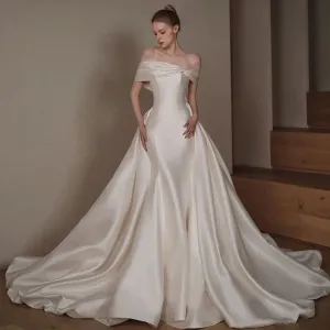 Light Effect Satin Mermaid Wedding Dress with Detachable Train and Gorgeous Detailing